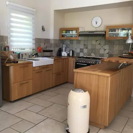 Holiday home Up To 15 People, Between Gordes & Roussillon *